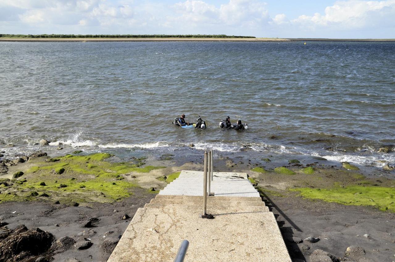 Hotel Glamping Aan De Thoolse Kust Poortvliet Exterior foto