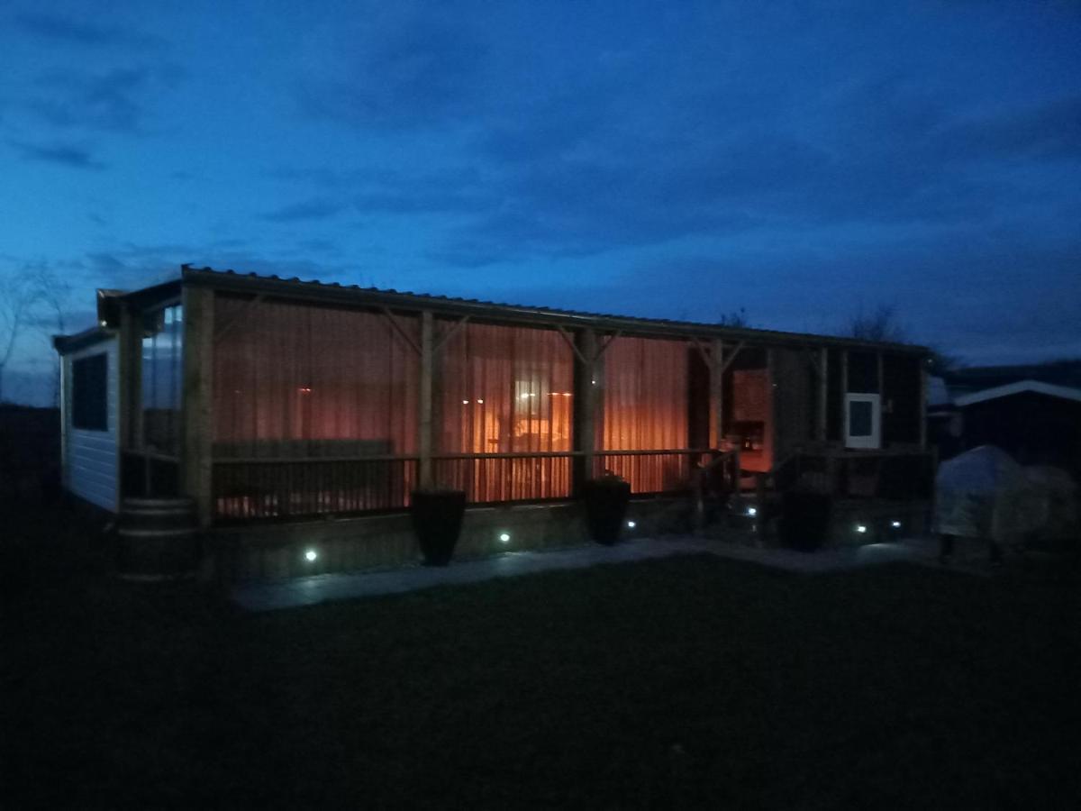 Hotel Glamping Aan De Thoolse Kust Poortvliet Exterior foto